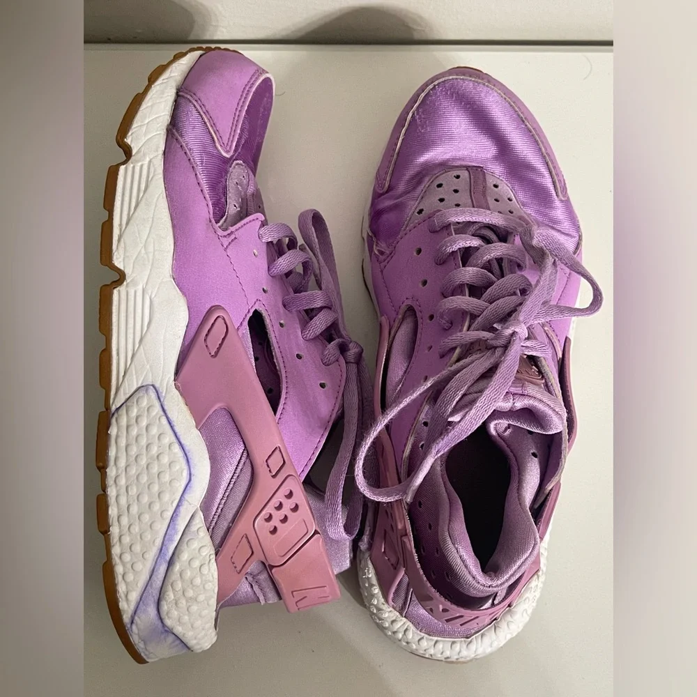 Nike Girls Purple‎ Sneakers Size 6